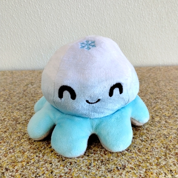 ∆TeeTurtle Reversible Plushies Black Gray Octopus Plushie Snowflake Cloud Fidget - Picture 9 of 17